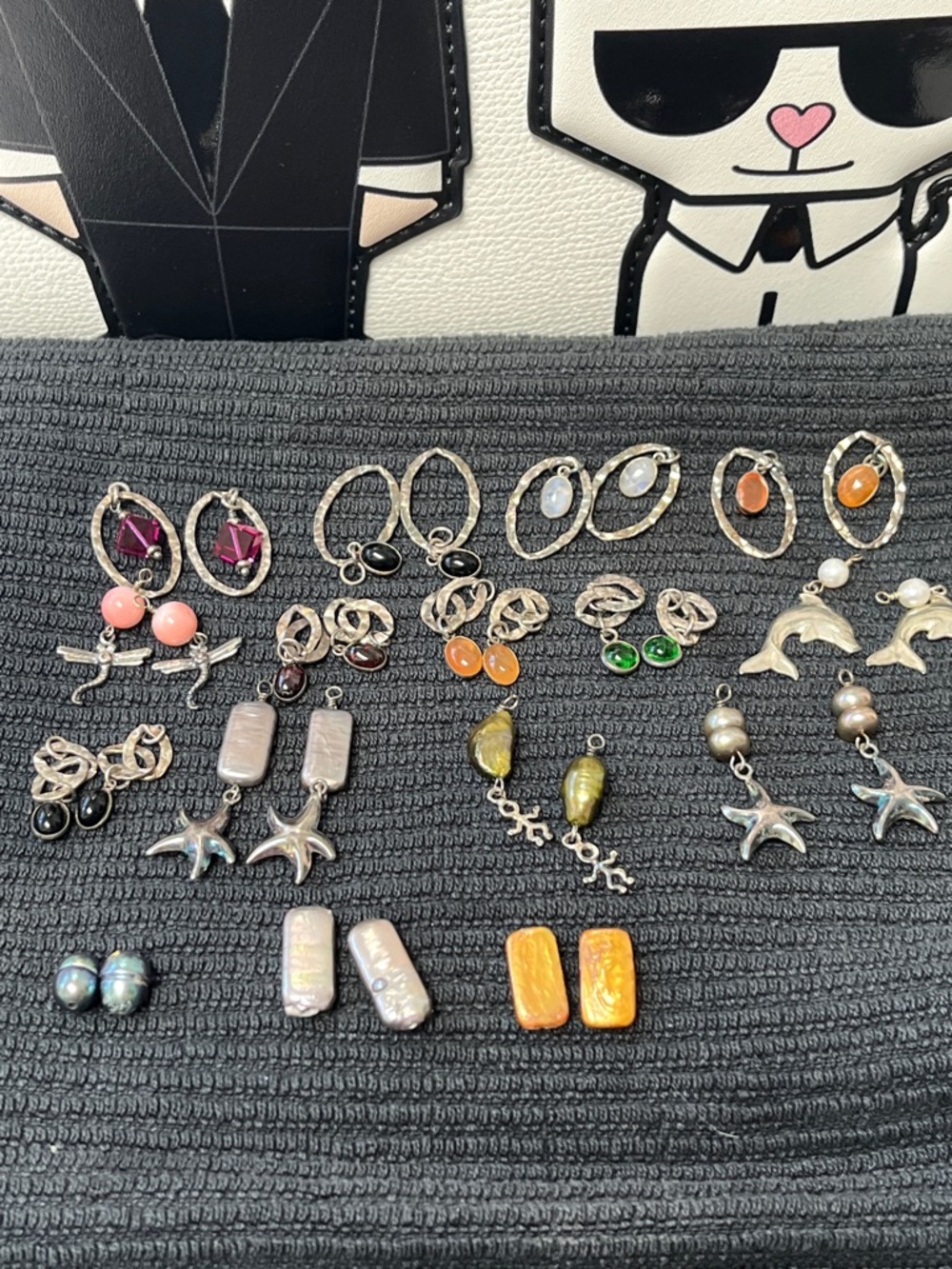 Assorted Pearls, Gemstones & Glass Beads. Great For a Crafter.